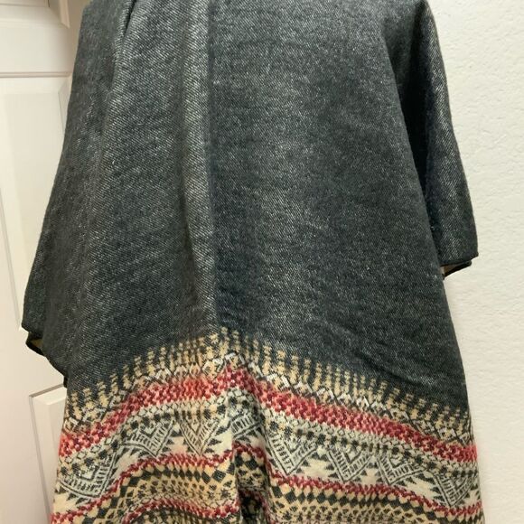 NeW Quagga Green Label Recycled Gray Multicolored Poncho (One SZ Fits Most) - Picture 3 of 7